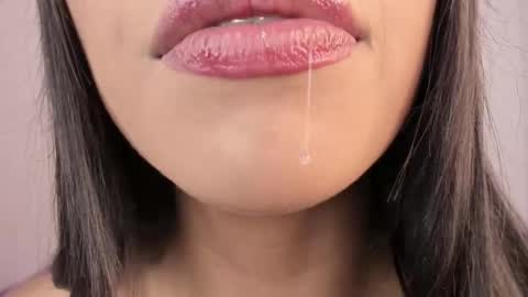 kim_mouth17 online show from November 29, 8:34 pm