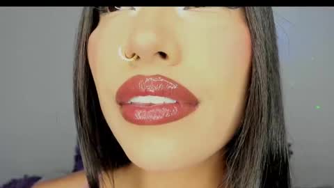 kim_mouth17 online show from May 12, 3:14 am