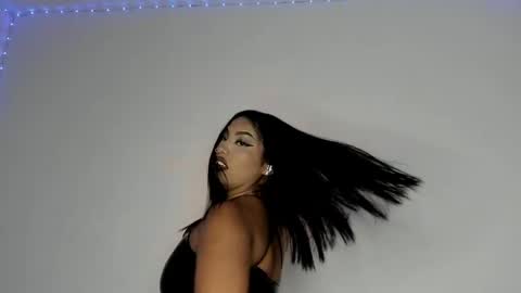 kim_mouth17 online show from May 14, 3:13 am