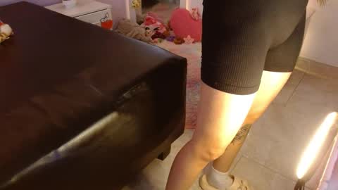 Snapshot of kimandyuk chatting on February 25, 10:18 pm Kim  Yuk online show from February 25, 10:18 pm