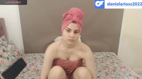 Snapshot of kimberjamesxx chatting on January 27, 4:20 am DANIELA online show from January 27, 4:20 am