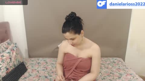 Snapshot of kimberjamesxx chatting on January 29, 2:51 am DANIELA online show from January 29, 2:51 am