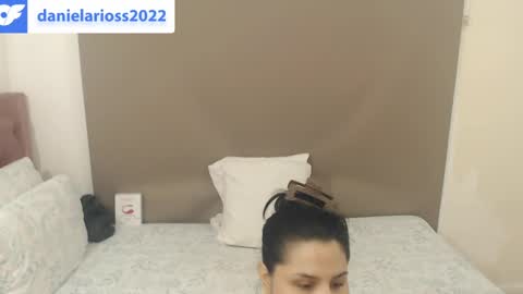 Snapshot of kimberjamesxx chatting on February 19, 2:44 am DANIELA online show from February 19, 2:44 am