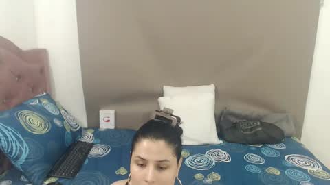 Snapshot of kimberjamesxx chatting on September 12, 3:50 am DANIELA online show from September 12, 3:50 am