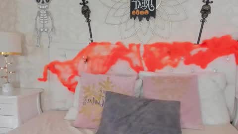 Snapshot of kimberlin_cam_ chatting on October 31, 8:43 pm Kimberlin online show from October 31, 8:43 pm