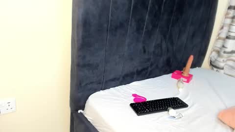 kimberly_blaze online show from February 4, 8:20 am