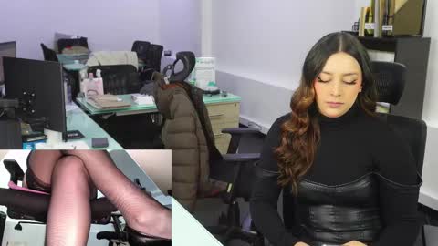 Snapshot of kimberly_clars chatting on February 24, 9:31 pm Kimberly 1200-1900 GMT-5 online show from February 24, 9:31 pm