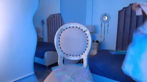 kimberly colle7 online show from March 11, 3:23 am