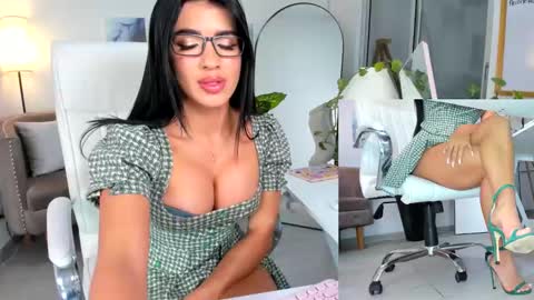 Melissa online show from December 2, 9:39 pm