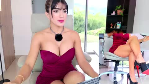 Snapshot of kimberly_hot2 chatting on April 21, 8:12 pm Melissa online show from April 21, 8:12 pm