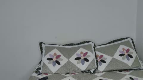 kim online show from April 2, 3:04 am