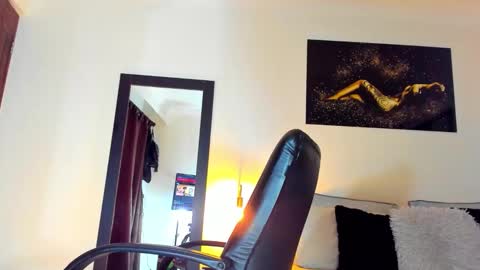 Kimberly Banks online show from November 27, 10:17 am