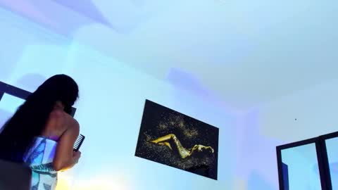 Kimberly Banks online show from February 4, 10:10 am