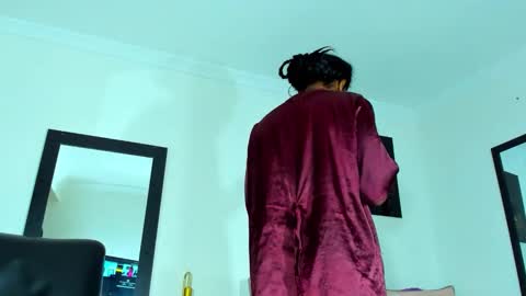 Kimberly Banks online show from March 3, 9:59 am