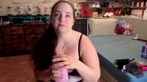 kimberlycaprice online show from May 15, 8:10 am