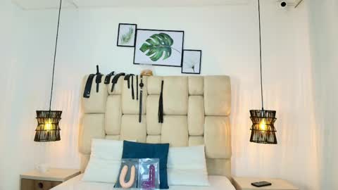 kimberlyfox_t online show from May 12, 12:35 pm
