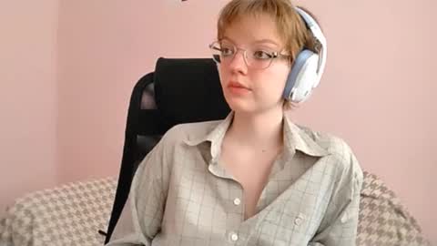 Emy online show from September 19, 8:16 am