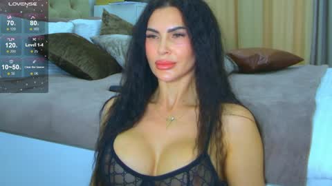 KIm online show from May 14, 3:41 pm