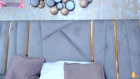  KIM  online show from January 10, 2:24 am