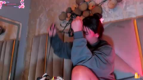  KIM  online show from February 19, 3:02 am