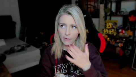 Wolfs Girl online show from September 23, 4:54 pm