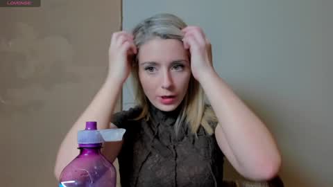 Wolfs Girl online show from November 9, 9:13 pm