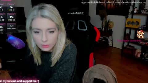 Wolfs Girl online show from December 14, 6:34 pm