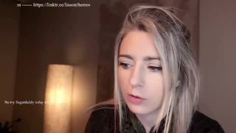 Snapshot of kimilee22 chatting on March 24, 8:58 pm Wolfs Girl online show from March 24, 8:58 pm