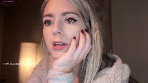 Snapshot of kimilee22 chatting on March 27, 7:46 pm Wolfs Girl online show from March 27, 7:46 pm