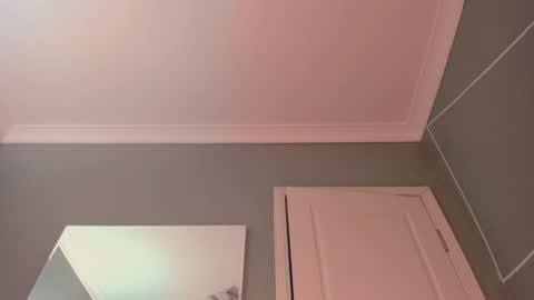 Kiki  online show from December 22, 5:01 am