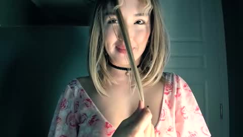 Kiki  online show from March 19, 1:04 pm