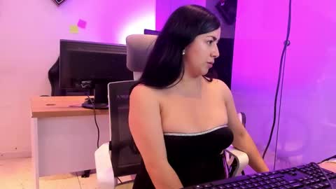 Camila online show from October 21, 1:23 pm