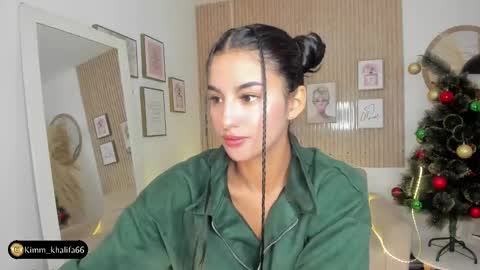 Snapshot of kimm_khalifa chatting on January 3, 8:11 pm Kim online show from January 3, 8:11 pm