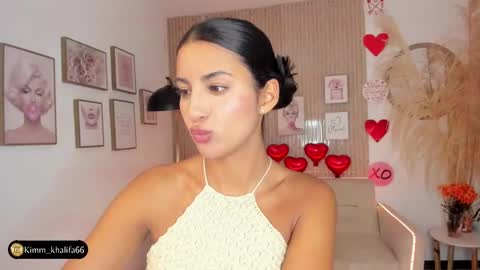 Snapshot of kimm_khalifa chatting on February 14, 9:10 pm Kim online show from February 14, 9:10 pm