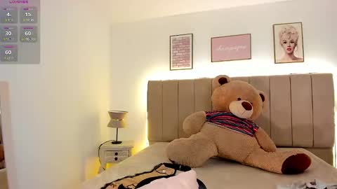 Snapshot of kimm_khalifa chatting on November 14, 4:00 am Kim online show from November 14, 4:00 am