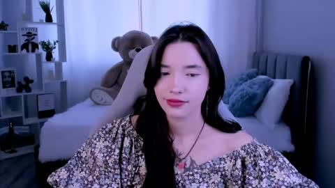 kimm wong online show from May 19, 3:35 am