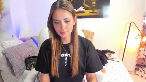 kimmberly_saenz_ online show from September 19, 9:04 pm