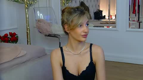 kimmdaviss online show from May 20, 7:25 am