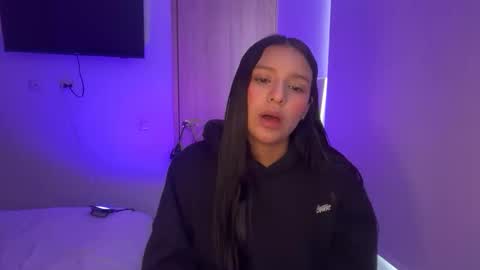 kimmi online show from May 6, 2:11 pm