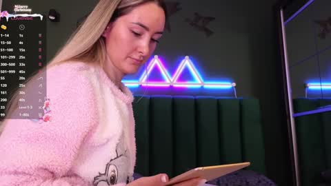 Kimmie online show from December 22, 6:26 pm