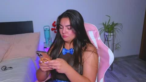 kimmie_dollxo online show from June 7, 12:04 am