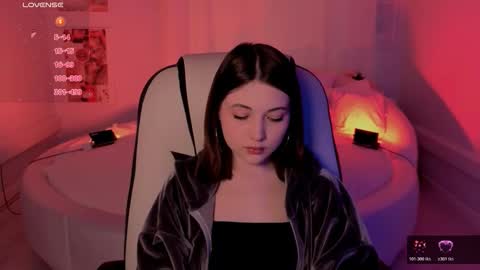  Your Kimmie  follow me  online show from October 18, 7:42 am