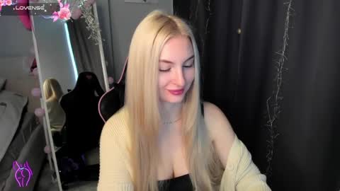 kimmy1_powell online show from May 4, 3:02 am