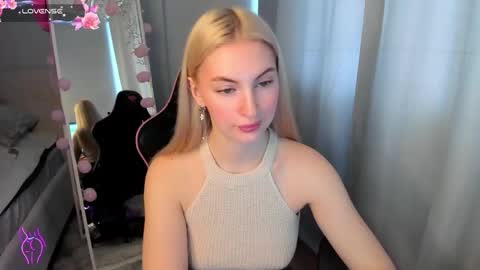 kimmy1_powell online show from May 7, 3:45 am