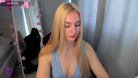 kimmy1_powell online show from May 9, 3:12 am