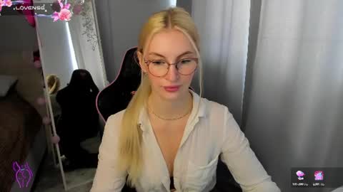 kimmy1_powell online show from June 30, 4:02 am
