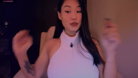 Snapshot of kimmy_chi chatting on December 18, 6:14 pm Lo online show from December 18, 6:14 pm