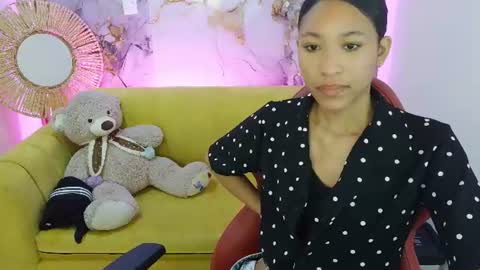 kimmy_m_ online show from June 10, 12:26 pm