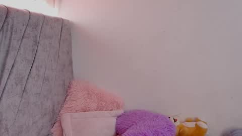 kimm online show from October 10, 6:18 pm