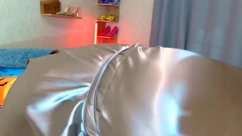 Snapshot of kimpolloc chatting on November 1, 6:43 pm Kim online show from November 1, 6:43 pm